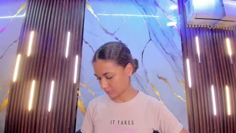 Snapshot of victoriaduarte chatting on 30, 5, 2026 Victoria online show from 30, 5, 2026