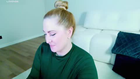 Miss V online show from 14, 11, 2025