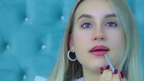 Snapshot of victoriahopson chatting on 5, 10, 2025 Victoria online show from 5, 10, 2025