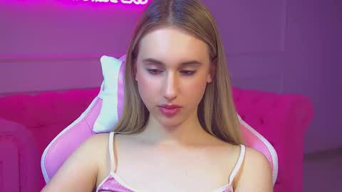 Snapshot of victoriahopson chatting on 8, 10, 2025 Victoria online show from 8, 10, 2025