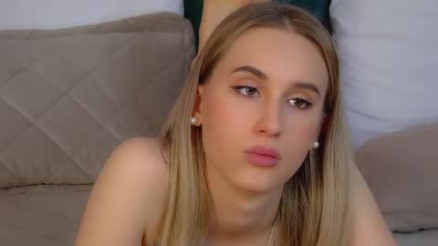 Snapshot of victoriahopson chatting on 16, 10, 2025 Victoria online show from 16, 10, 2025