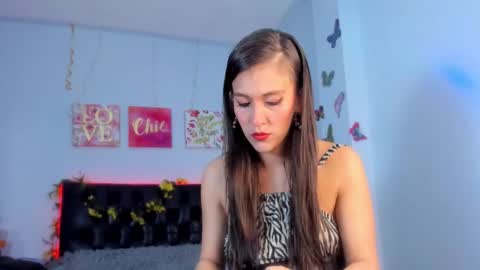 Victoria Larson - Independient Model online show from 6, 11, 2025