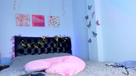 Victoria Larson - Independient Model online show from 7, 11, 2025