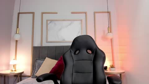 Victoria Vixen online show from 13, 4, 2026