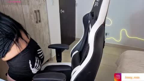 V  I C  T O R I A  online show from 26, 2, 2026