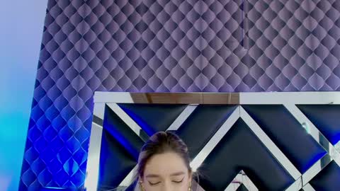 victtoria lee online show from 8, 3, 2025