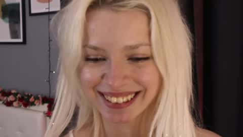 Snapshot of vienna_gones chatting on 24, 5, 2026 Eva online show from 24, 5, 2026