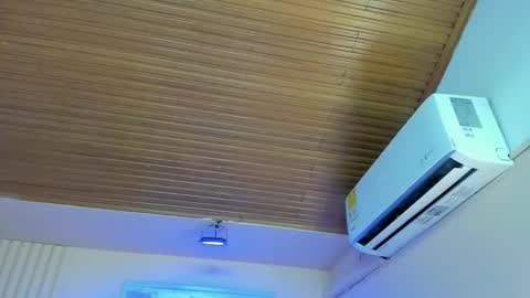 Viiolett online show from 5, 11, 2025