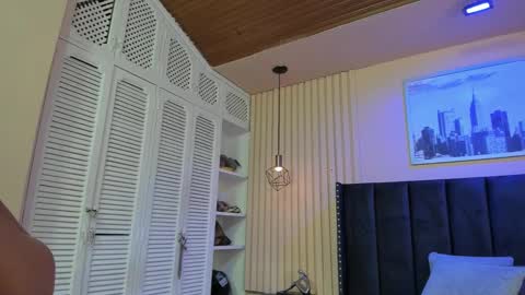 Viiolett online show from 19, 11, 2025