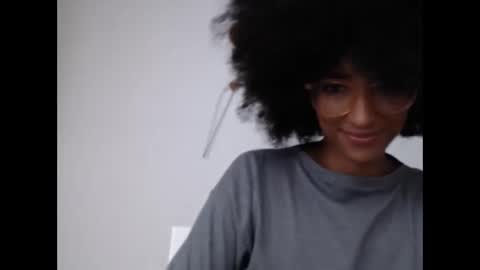 Snapshot of viiolettaaa chatting on 28, 4, 2026 viiolettaaa online show from 28, 4, 2026