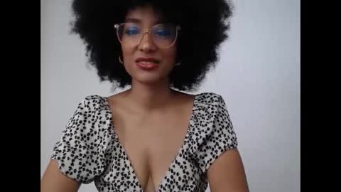 Snapshot of viiolettaaa chatting on 30, 4, 2026 viiolettaaa online show from 30, 4, 2026