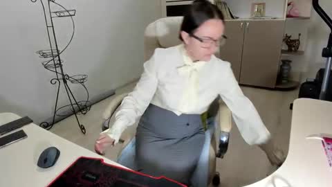 Ukrainian-woman online show from 15, 11, 2025