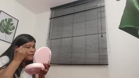 Snapshot of viki_mom chatting on 1, 3, 2025 Viki Mom  online show from 1, 3, 2025
