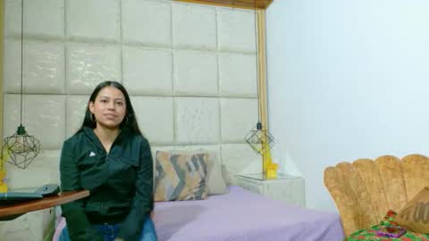 vikiTomson online show from 17, 11, 2025