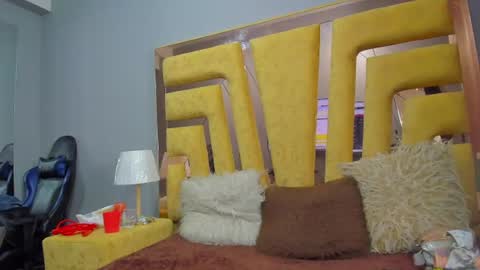 Snapshot of vikitomson chatting on 3, 7, 2026 vikiTomson online show from 3, 7, 2026
