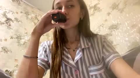 Snapshot of viktoria9898 chatting on 11, 12, 2024 Sweett online show from 11, 12, 2024