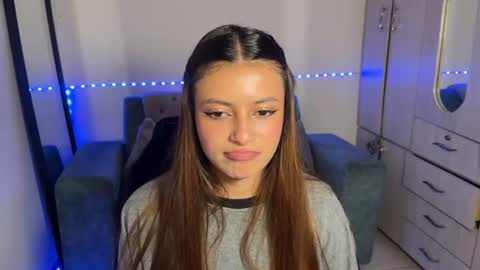 Snapshot of viky_evanss chatting on 12, 7, 2026 viky_evanss online show from 12, 7, 2026