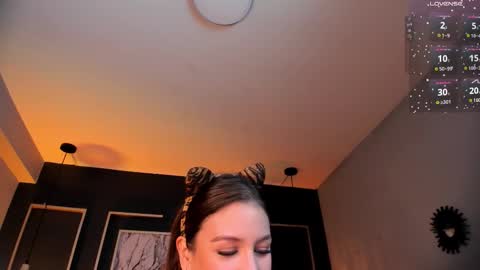 Victoria online show from 15, 10, 2025