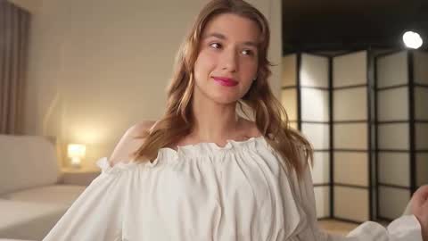 Snapshot of villanelle_l chatting on 14, 10, 2025 Lana online show from 14, 10, 2025