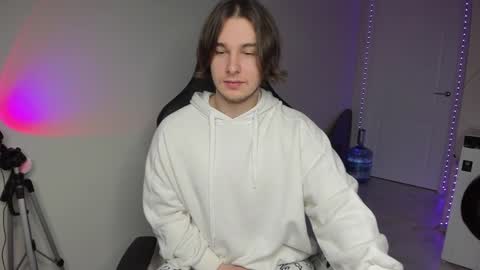 Vincent Strong online show from 10, 12, 2024