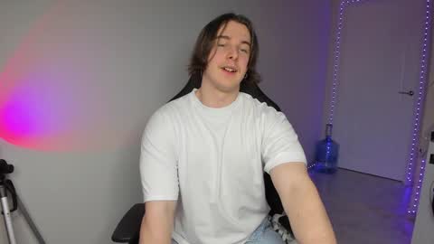 Vincent Strong online show from 20, 12, 2024