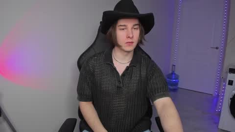 Vincent Strong online show from 6, 1, 2025