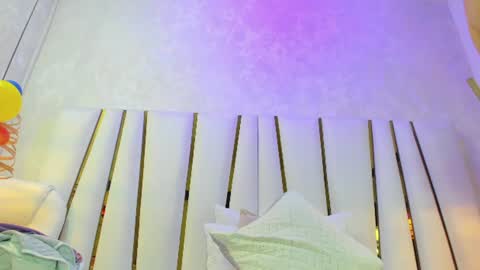 Snapshot of violeet_gray chatting on 13, 7, 2026 violeet_gray online show from 13, 7, 2026