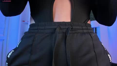 Violett  Everyday From 0530 to 1430 Col Time online show from 11, 9, 2025