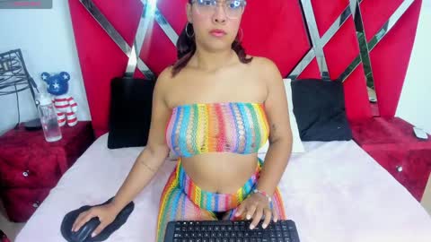 Snapshot of violehtx chatting on 27, 5, 2026 violehtx online show from 27, 5, 2026