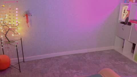 Snapshot of violet____h chatting on 9, 2, 2025 violet____h online show from 9, 2, 2025