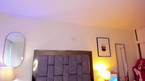Violet Nova online show from 13, 6, 2026