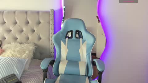 Snapshot of violet_rost chatting on 14, 12, 2024  Violet  online show from 14, 12, 2024