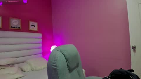 violet_sinclair online show from 7, 6, 2026