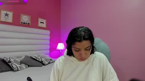violet_sinclair online show from 20, 6, 2026
