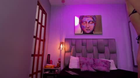 violet_storm_ online show from 15, 12, 2025