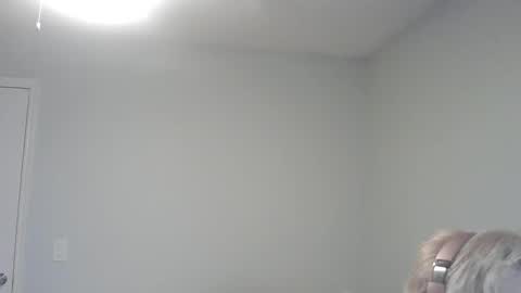 violet_winter97 online show from 6, 1, 2025