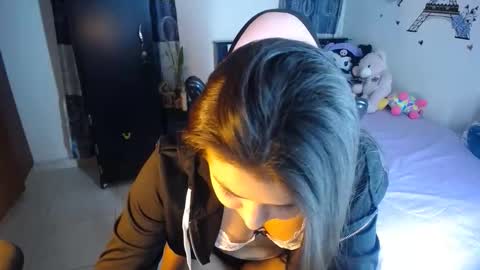 violeta.. online show from 5, 1, 2026