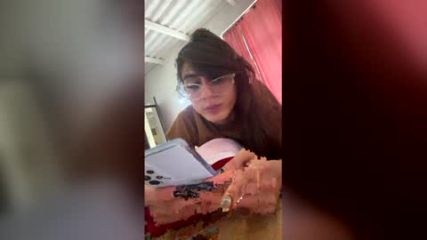 Snapshot of violeta_foxz chatting on 16, 5, 2026 Violeta online show from 16, 5, 2026