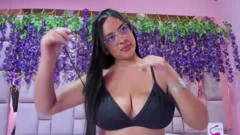 Snapshot of violeta_hard chatting on 11, 12, 2024 Valentina Hard online show from 11, 12, 2024