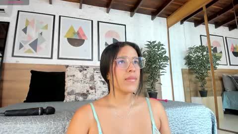 violetarossi1 online show from 24, 10, 2025