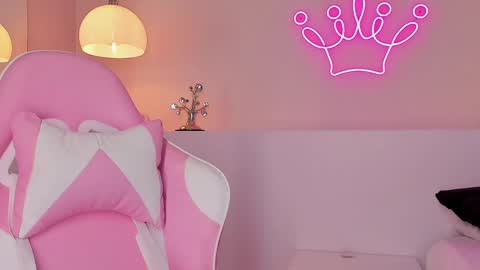 Violeth Hill online show from 16, 2, 2025