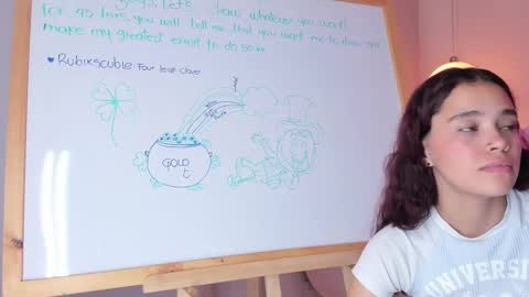 Violeth Hill online show from 5, 3, 2025