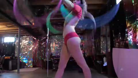 Violet Hooper online show from 2, 12, 2024