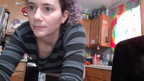 Violet Hooper online show from 8, 4, 2026