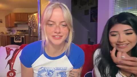Violet Laine online show from 15, 5, 2026
