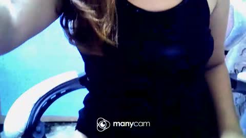 Snapshot of violetlivia chatting on 15, 10, 2025 Livia help get 100 likes online show from 15, 10, 2025