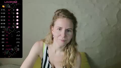 Violet  next stream December 6 online show from 13, 12, 2025