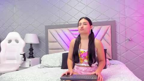 Violet Rousse online show from 26, 1, 2025