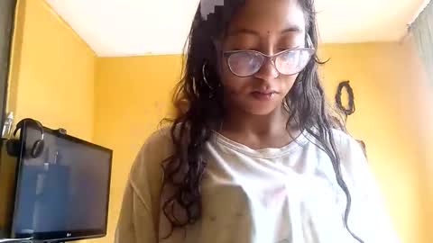 Snapshot of violetsexhot999 chatting on 16, 9, 2025 Violet777  online show from 16, 9, 2025