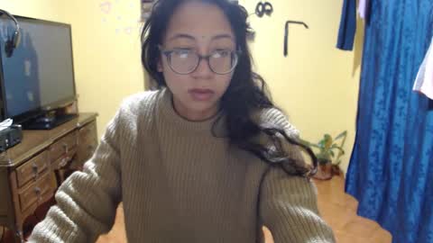 Snapshot of violetsexhot999 chatting on 16, 10, 2025 Violet777  online show from 16, 10, 2025